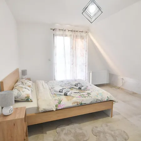 Brvnara Mont 2 Chalet *